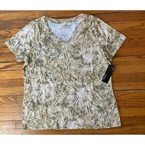 NWT Relativity T Shirt V Neck Women’s 2XL $30 Dark Green Cream Burst